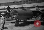 Image Visites de Prince George Martin Aircraft Factory Middle River Maryland USA, 1941, de la seconde 10 séquences d'archives historiques vidéo 65675053575