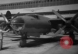 Image Visites de Prince George Martin Aircraft Factory Middle River Maryland USA, 1941, de la seconde 12 séquences d'archives historiques vidéo 65675053575