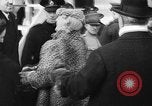 Immagine di Clementina Churchill Wembley Inghilterra, 1942, secondo 35 filmato di repertorio 65675053584