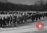 Standbild Eislaufen La Crosse Wisconsin USA, 1942, aus Sekunde 4 historischem Filmmaterial Videoclip 65675053586