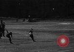 Standbild Eislaufen La Crosse Wisconsin USA, 1942, aus Sekunde 21 historischem Filmmaterial Videoclip 65675053586