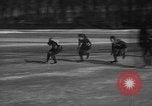Standbild Eislaufen La Crosse Wisconsin USA, 1942, aus Sekunde 23 historischem Filmmaterial Videoclip 65675053586