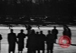 Standbild Eislaufen La Crosse Wisconsin USA, 1942, aus Sekunde 31 historischem Filmmaterial Videoclip 65675053586