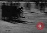 Standbild Eislaufen La Crosse Wisconsin USA, 1942, aus Sekunde 38 historischem Filmmaterial Videoclip 65675053586