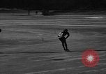 Standbild Eislaufen La Crosse Wisconsin USA, 1942, aus Sekunde 42 historischem Filmmaterial Videoclip 65675053586