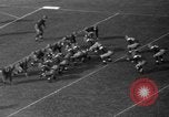 Standbild Fußballspiel Los Angeles California USA, 1936, aus Sekunde 26 historischem Filmmaterial Videoclip 65675053652