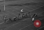 Standbild Fußballspiel Los Angeles California USA, 1936, aus Sekunde 38 historischem Filmmaterial Videoclip 65675053652