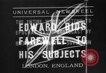 Standbild Britische Bürger hören Radio Broadcasts London England Vereinigtes Königreich, 1936, aus Sekunde 7 historischem Filmmaterial Videoclip 65675053653