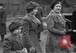 Immagine di King George VI decora truppe Regno Unito, 1942, secondo 5 filmato di repertorio 65675053677