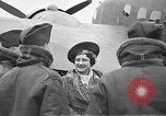 Immagine di King George VI decora truppe Regno Unito, 1942, secondo 11 filmato di repertorio 65675053677