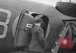 Immagine di King George VI decora truppe Regno Unito, 1942, secondo 19 filmato di repertorio 65675053677