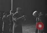 Immagine di King George VI decora truppe Regno Unito, 1942, secondo 26 filmato di repertorio 65675053677