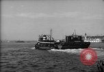 Image ferry Ellis Island New York USA, 1948, de la seconde 27 séquences d'archives historiques vidéo 65675053689