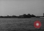 Image ferry Ellis Island New York USA, 1948, de la seconde 62 séquences d'archives historiques vidéo 65675053689