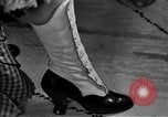 Standbild Abend Schuhe Florenz Italien, 1951, aus Sekunde 3 historischem Filmmaterial Videoclip 65675053695