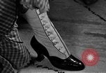 Standbild Abend Schuhe Florenz Italien, 1951, aus Sekunde 4 historischem Filmmaterial Videoclip 65675053695