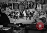 Standbild Abend Schuhe Florenz Italien, 1951, aus Sekunde 11 historischem Filmmaterial Videoclip 65675053695