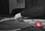 Standbild Abend Schuhe Florenz Italien, 1951, aus Sekunde 15 historischem Filmmaterial Videoclip 65675053695
