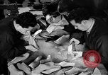 Standbild Abend Schuhe Florenz Italien, 1951, aus Sekunde 26 historischem Filmmaterial Videoclip 65675053695