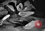 Standbild Abend Schuhe Florenz Italien, 1951, aus Sekunde 29 historischem Filmmaterial Videoclip 65675053695