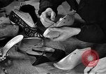 Standbild Abend Schuhe Florenz Italien, 1951, aus Sekunde 30 historischem Filmmaterial Videoclip 65675053695