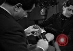 Standbild Abend Schuhe Florenz Italien, 1951, aus Sekunde 36 historischem Filmmaterial Videoclip 65675053695