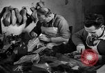 Standbild Abend Schuhe Florenz Italien, 1951, aus Sekunde 44 historischem Filmmaterial Videoclip 65675053695