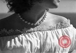 Standbild Lace doilies Portofino Italien, 1951, aus Sekunde 40 historischem Filmmaterial Videoclip 65675053696