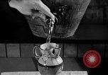 Standbild Italienischer Wein Italien, 1951, aus Sekunde 15 historischem Filmmaterial Videoclip 65675053699
