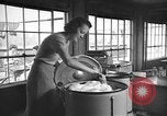 Immagine di Le donne godono sociale e tempo libero Greenbelt Maryland USA, 1939, secondo 7 filmato di repertorio 65675053714