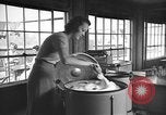 Immagine di Le donne godono sociale e tempo libero Greenbelt Maryland USA, 1939, secondo 8 filmato di repertorio 65675053714