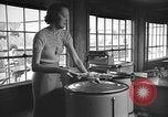 Immagine di Le donne godono sociale e tempo libero Greenbelt Maryland USA, 1939, secondo 10 filmato di repertorio 65675053714