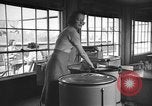 Immagine di Le donne godono sociale e tempo libero Greenbelt Maryland USA, 1939, secondo 12 filmato di repertorio 65675053714
