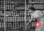 Immagine di Supermercato negozio di generi alimentari Greenbelt Maryland USA, 1939, secondo 4 filmato di repertorio 65675053715