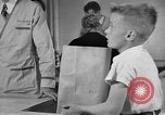 Immagine di Supermercato negozio di generi alimentari Greenbelt Maryland USA, 1939, secondo 17 filmato di repertorio 65675053715