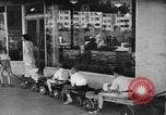 Immagine di Supermercato negozio di generi alimentari Greenbelt Maryland USA, 1939, secondo 19 filmato di repertorio 65675053715