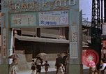 Standbild ration line Kyoto Japan, 1946, aus Sekunde 32 historischem Filmmaterial Videoclip 65675053720