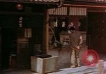 Standbild ration line Kyoto Japan, 1946, aus Sekunde 46 historischem Filmmaterial Videoclip 65675053720