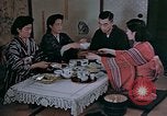 Immagine di Famiglia giapponese Kyoto in Giappone, 1946, secondo 50 filmato di repertorio 65675053723