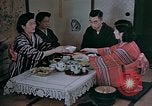 Immagine di Famiglia giapponese Kyoto in Giappone, 1946, secondo 51 filmato di repertorio 65675053723