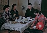 Immagine di Famiglia giapponese Kyoto in Giappone, 1946, secondo 60 filmato di repertorio 65675053723