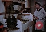 Standbild japanischen Frau Kyoto Japan, 1946, aus Sekunde 10 historischem Filmmaterial Videoclip 65675053726