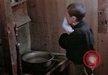 Standbild Japanese boy Kyoto Japan, 1946, aus Sekunde 55 historischem Filmmaterial Videoclip 65675053727