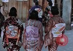 Immagine di Sezione di intrattenimento Kyoto in Giappone, 1946, secondo 49 filmato di repertorio 65675053729