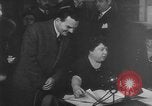 Standbild Wahlen Riverton California USA, 1945, aus Sekunde 53 historischem Filmmaterial Videoclip 65675053766