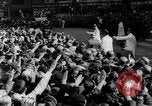 Immagine di Adolf Hitler parla degli austriaci al tempo di Anschluss Vienna Austria, 1938, secondo 9 filmato di repertorio 65675053786
