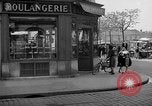 Standbild Bäckerei Paris Frankreich, 1938, aus Sekunde 10 historischem Filmmaterial Videoclip 65675053812