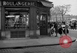 Standbild Bäckerei Paris Frankreich, 1938, aus Sekunde 11 historischem Filmmaterial Videoclip 65675053812