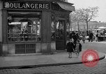 Standbild Bäckerei Paris Frankreich, 1938, aus Sekunde 13 historischem Filmmaterial Videoclip 65675053812