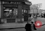 Standbild Bäckerei Paris Frankreich, 1938, aus Sekunde 18 historischem Filmmaterial Videoclip 65675053812